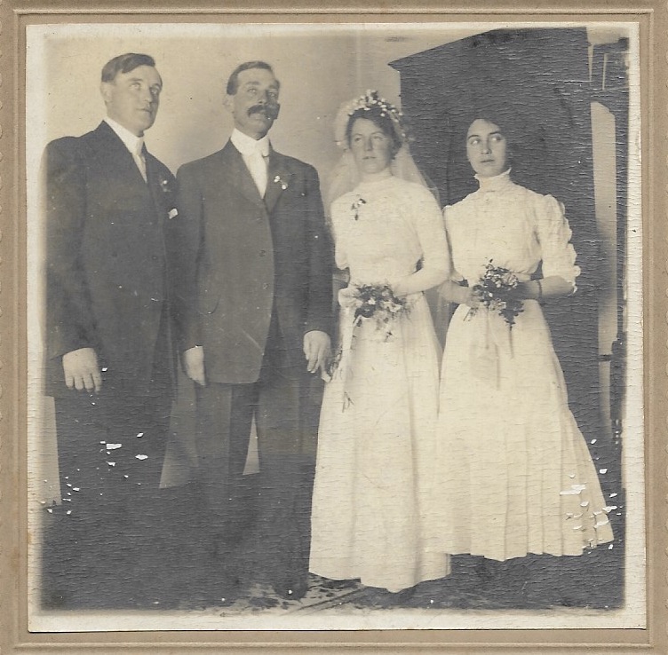 raye and walter wedding 1912.jpg